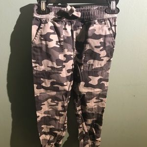2 pairs of camouflage pants